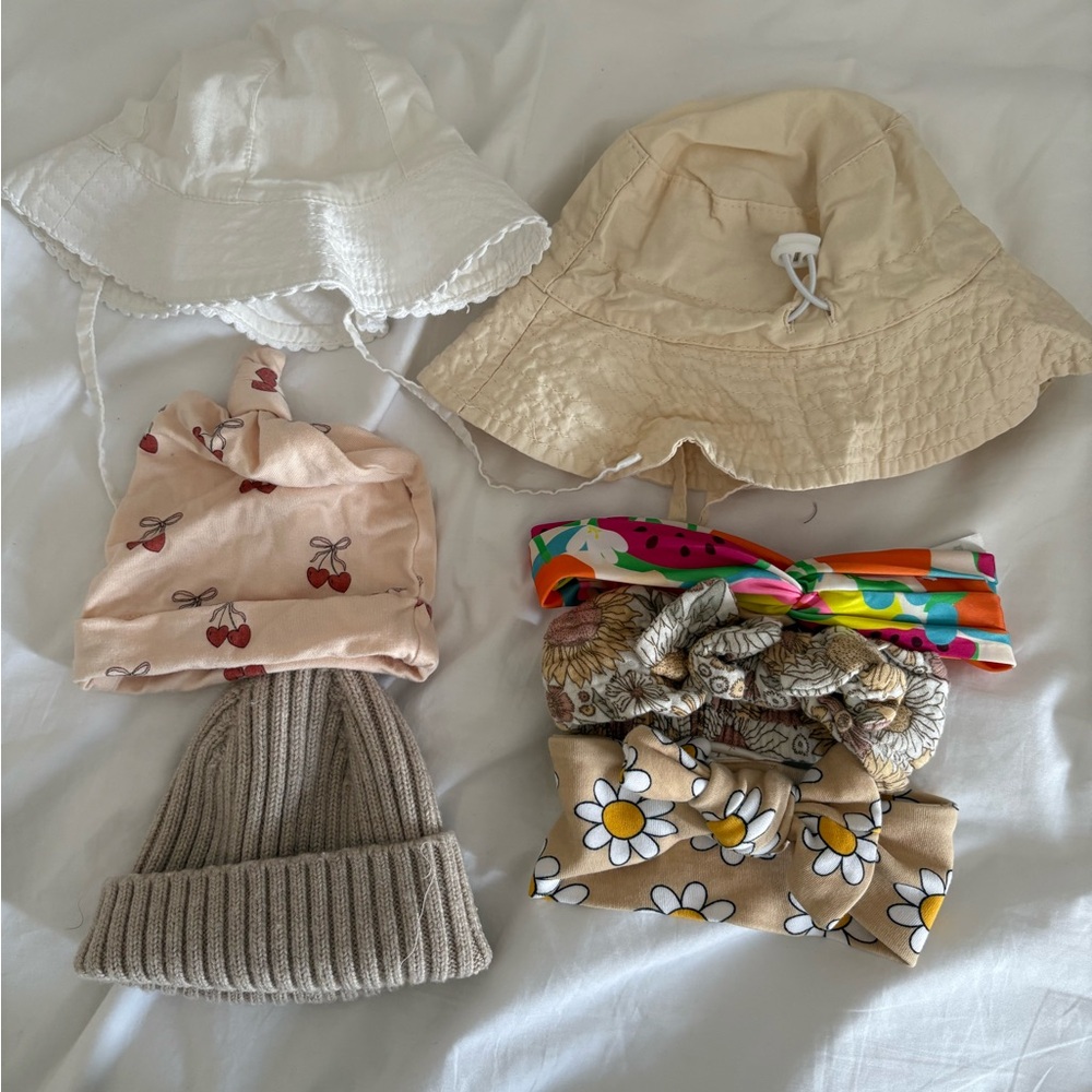 Baby girl hats/bows H&M and spearmint baby